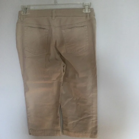 Jones New York Sport Petite Stretch Kahki Capris Size 8P - Picture 4 of 5